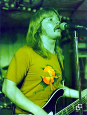 Pete performs with Matriarch, 1975.